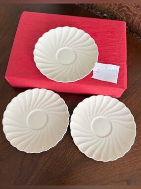 Set of 3 Myott Staffordshire England Olde Chelsea White Swirl 5.75” Saucers